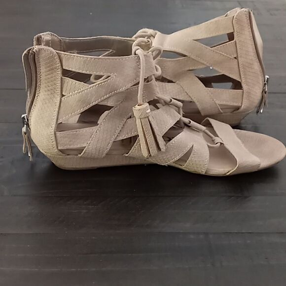 Sam and Libby tie up sandals - Picture 2 of 8